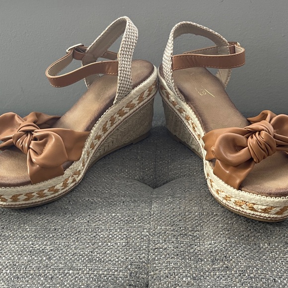 Shibever Brown Espadrille Sandals with Bow - Picture 3 of 6